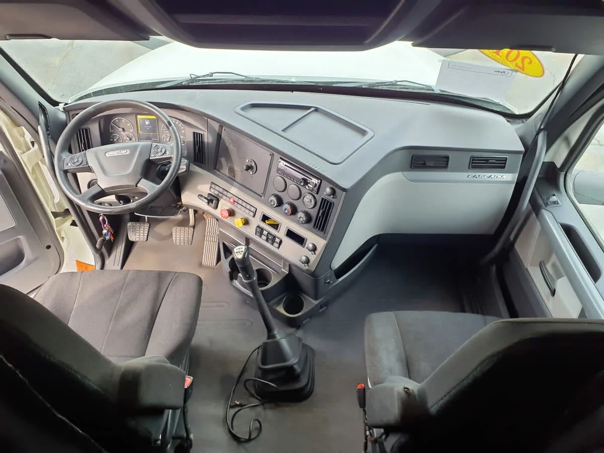 2019 Freightliner Cascadia in Atlanta, GA — photo 7