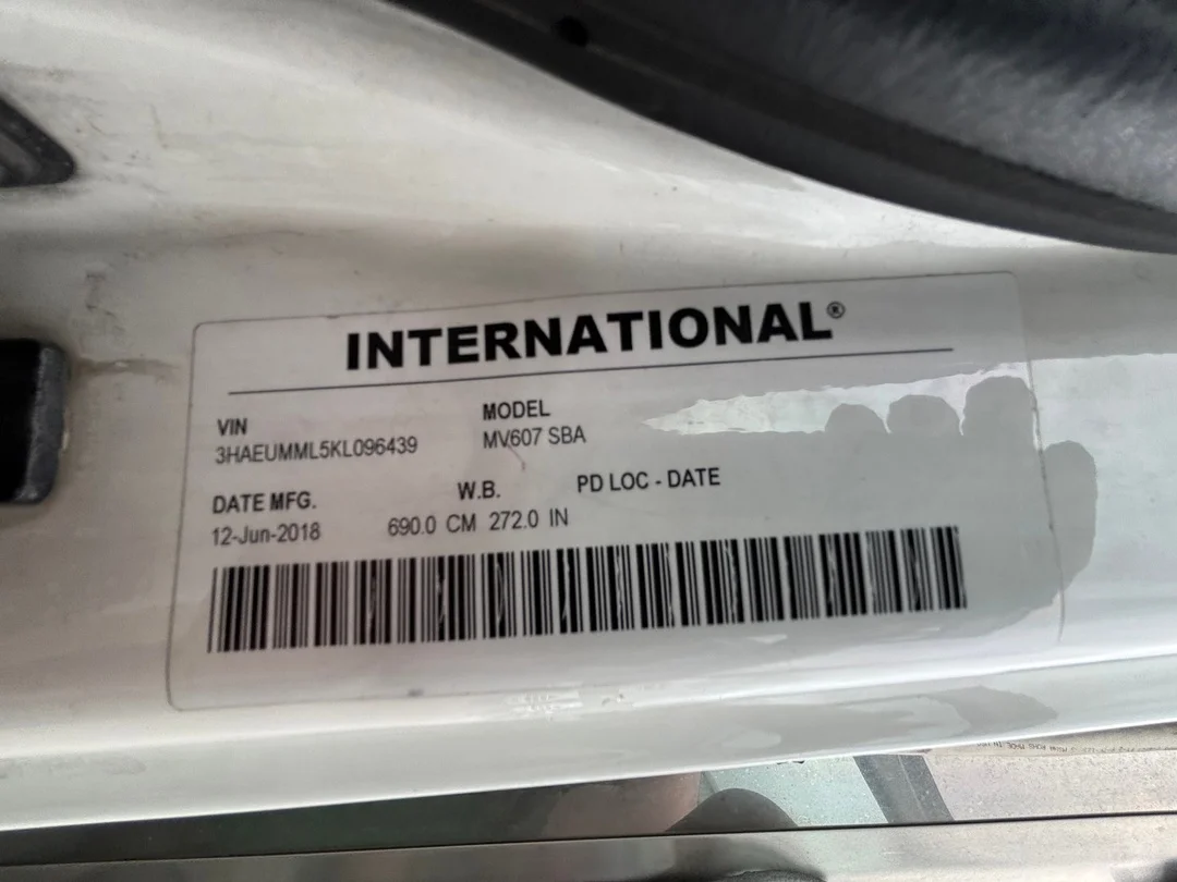 2019 International MV - image 2