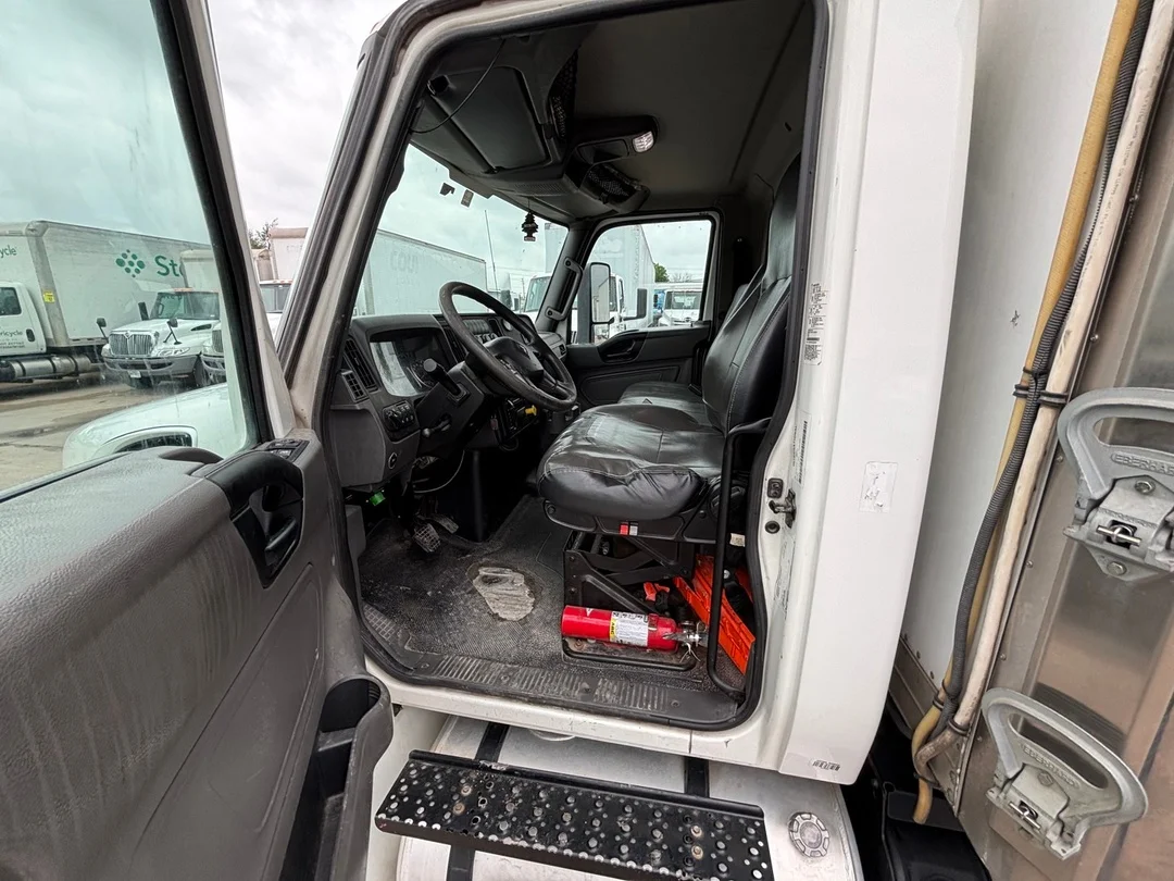 2019 International MV - image 1