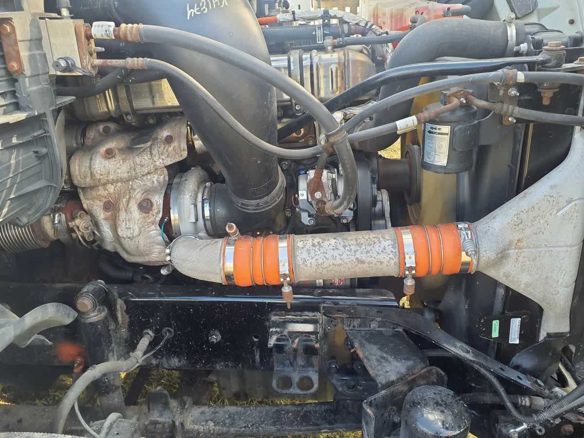 2019 Freightliner Cascadia - image 13