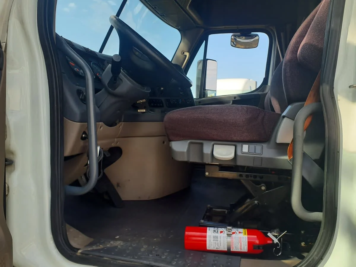 2019 Freightliner Cascadia - image 12