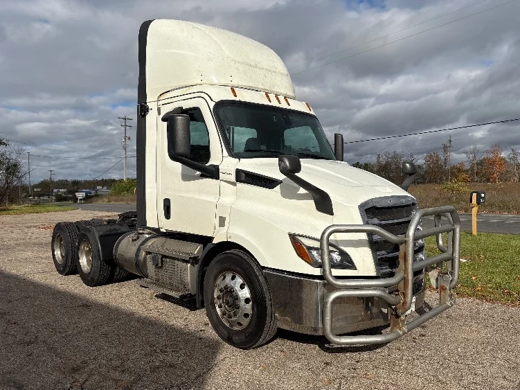 2020 Freightliner Cascadia in Lansing, MI