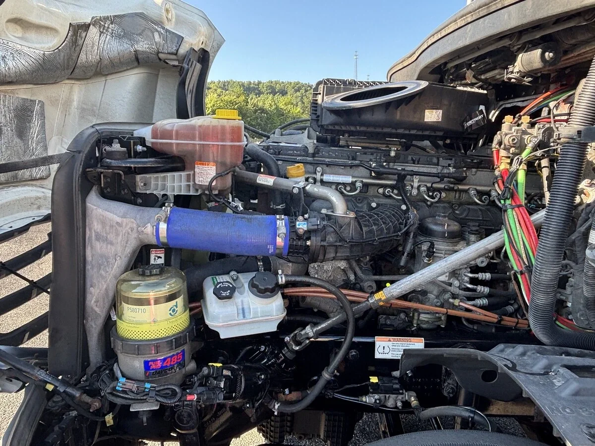 2022 Freightliner Cascadia — photo 13