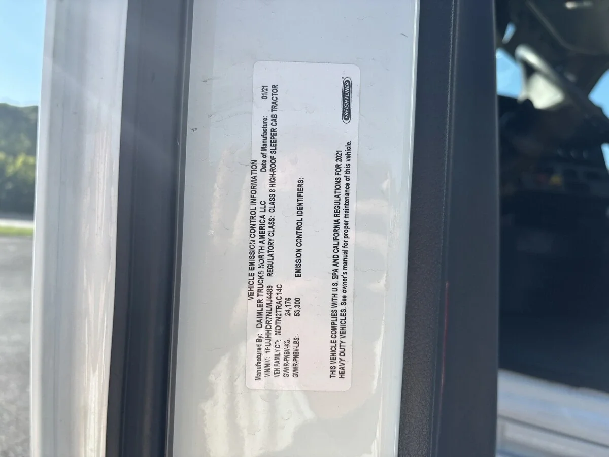 2022 Freightliner Cascadia — photo 18