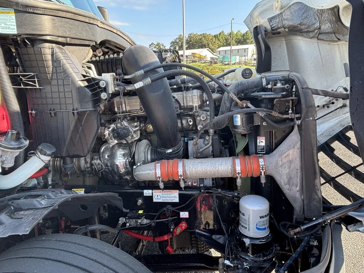 2022 Freightliner Cascadia — photo 14