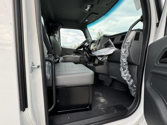 2025 Peterbilt 536 - image 16