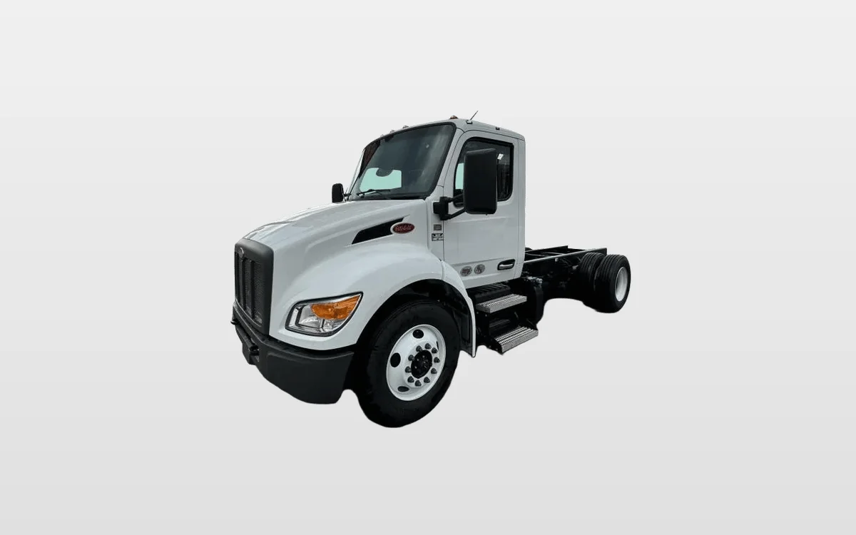 2025 Peterbilt 536 - image 1