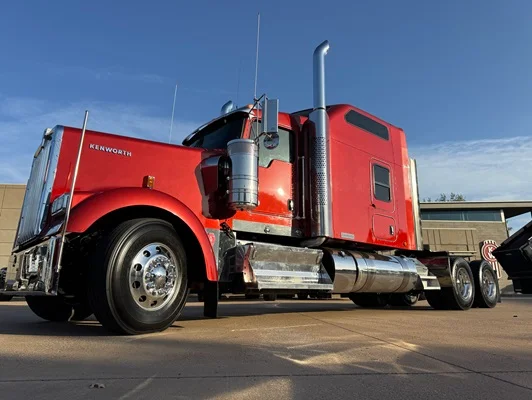 2025 Kenworth W900 in Dallas, TX — photo 8
