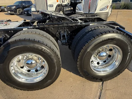 2025 Kenworth W900 in Dallas, TX — photo 16