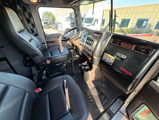 2025 Kenworth W900 in Dallas, TX — photo 24