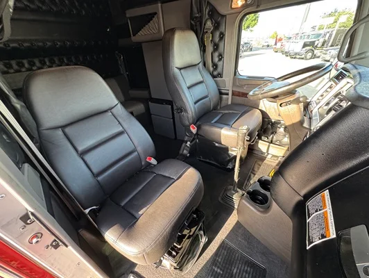 2025 Kenworth W900 in Dallas, TX — photo 23