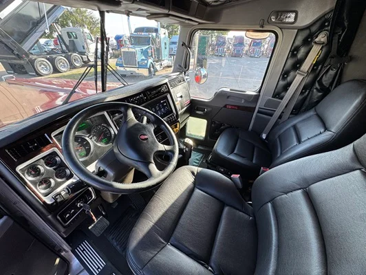 2025 Kenworth W900 in Dallas, TX — photo 22