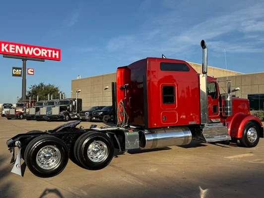 2025 Kenworth W900 in Dallas, TX — photo 12