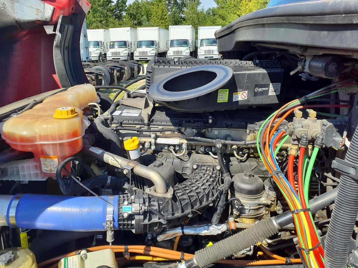 2022 Freightliner Cascadia in Indianapolis, IN — photo 9