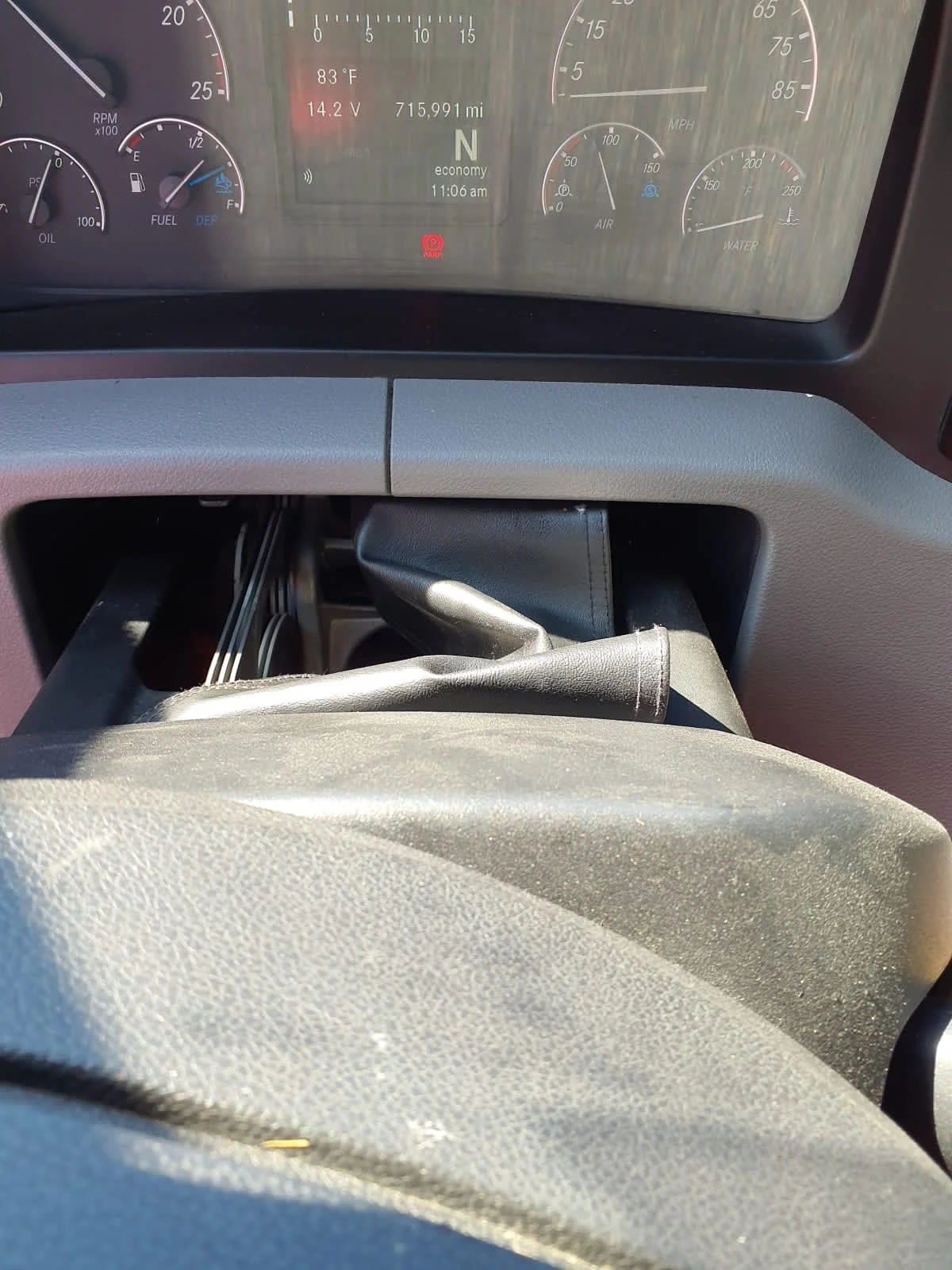 2022 Freightliner Cascadia in Indianapolis, IN — photo 10