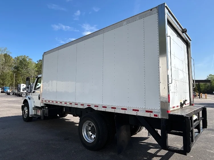 2019 Freightliner M2 106 - image 6
