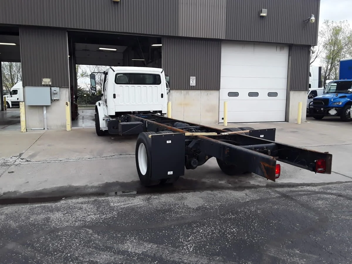 2020 Freightliner M2 106 - image 6