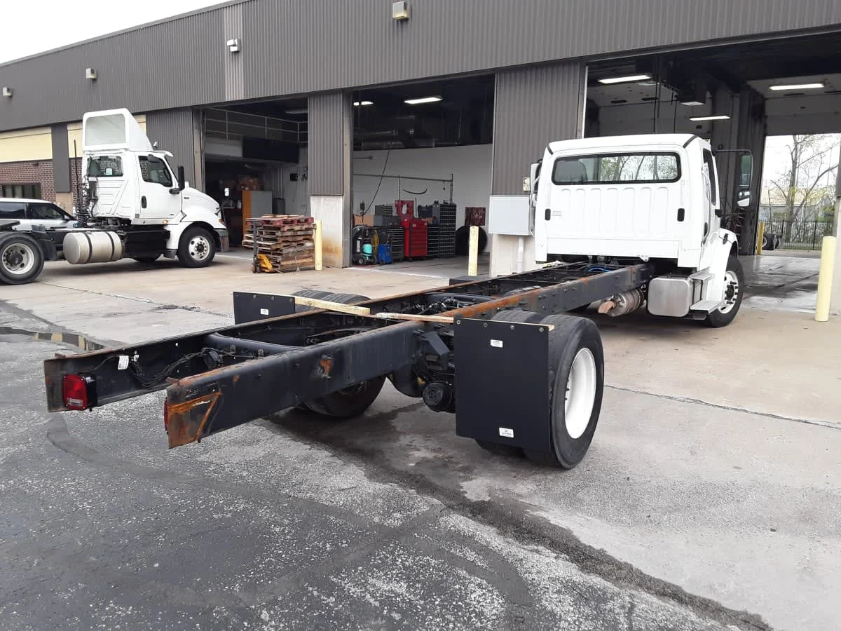 2020 Freightliner M2 106 in Kansas City, MO — photo 4