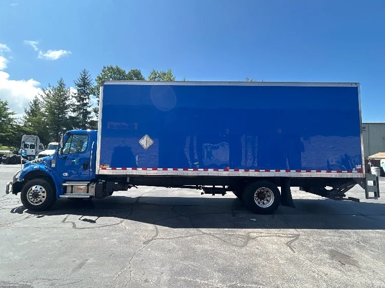 2022 Freightliner eM2 in Jessup, PA — photo 4