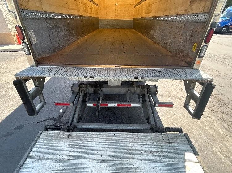 2022 Freightliner eM2 in Jessup, PA — photo 10