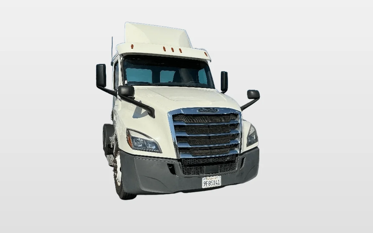 2019 Freightliner - image 1