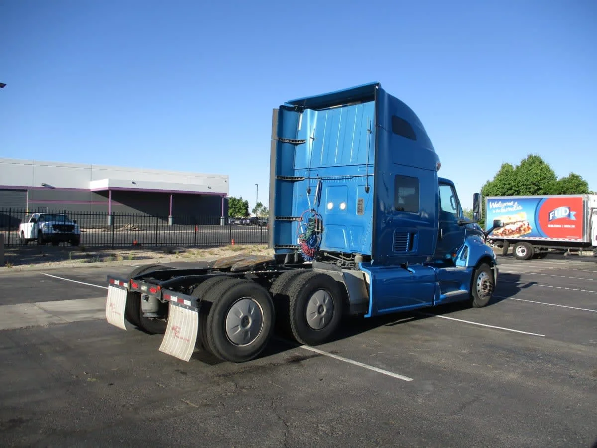 2021 International LT in Commerce City, CO — photo 4