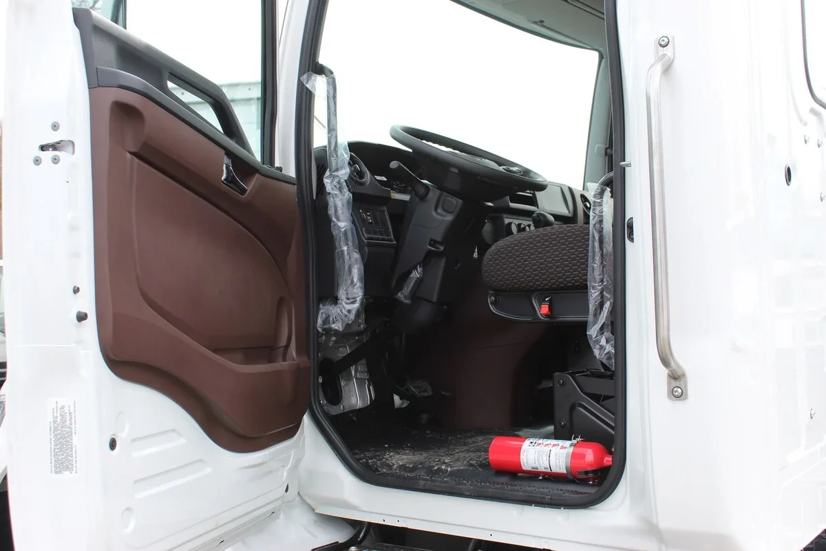 2025 Hino L6 - image 7