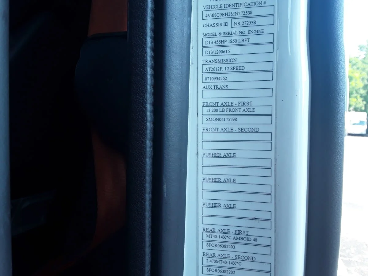 2021 Volvo in Hilliard, OH — photo 15