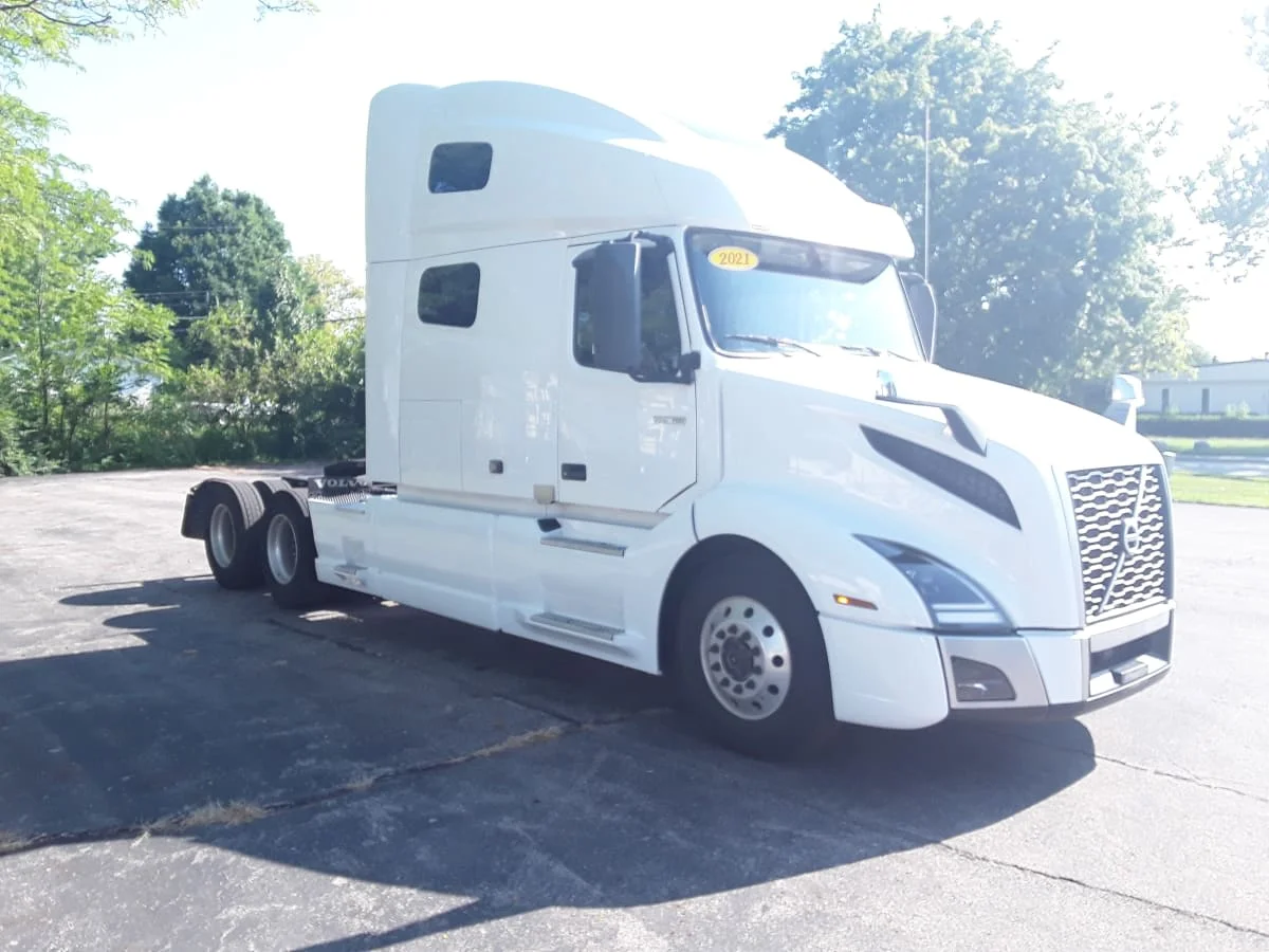 2021 Volvo in Hilliard, OH — photo 3