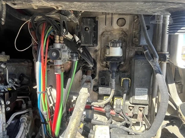 2010 Freightliner Cascadia - image 23