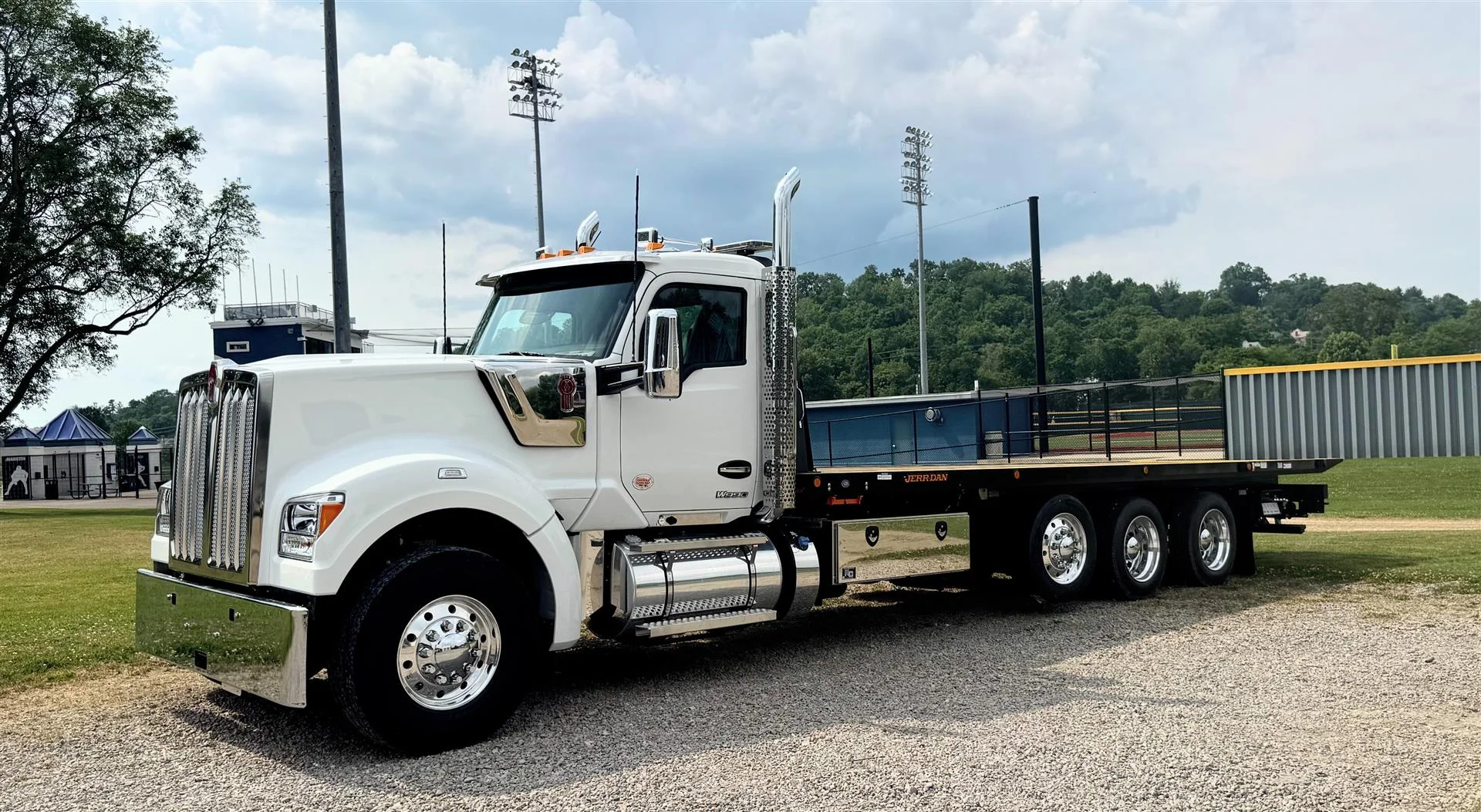 2027 Kenworth W990 in London, OH — photo 44