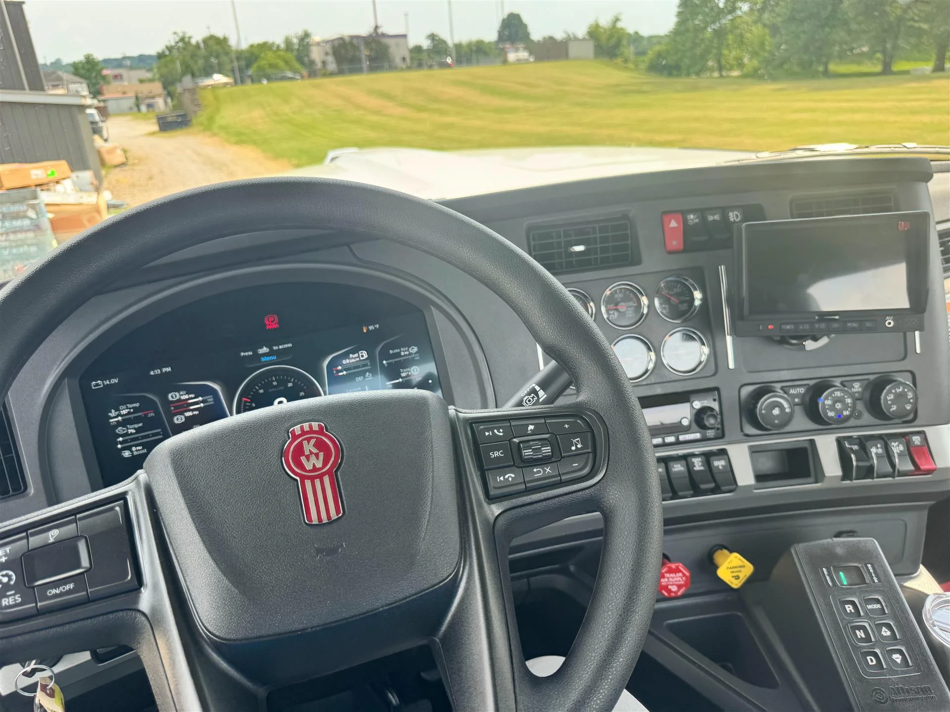 2027 Kenworth W990 in London, OH — photo 41