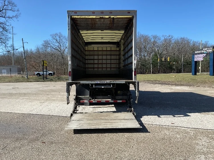 2020 International MV - image 9