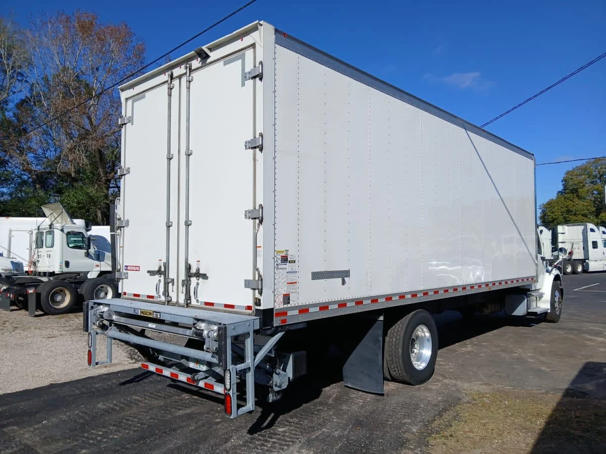 2021 Freightliner M2 106 - image 4