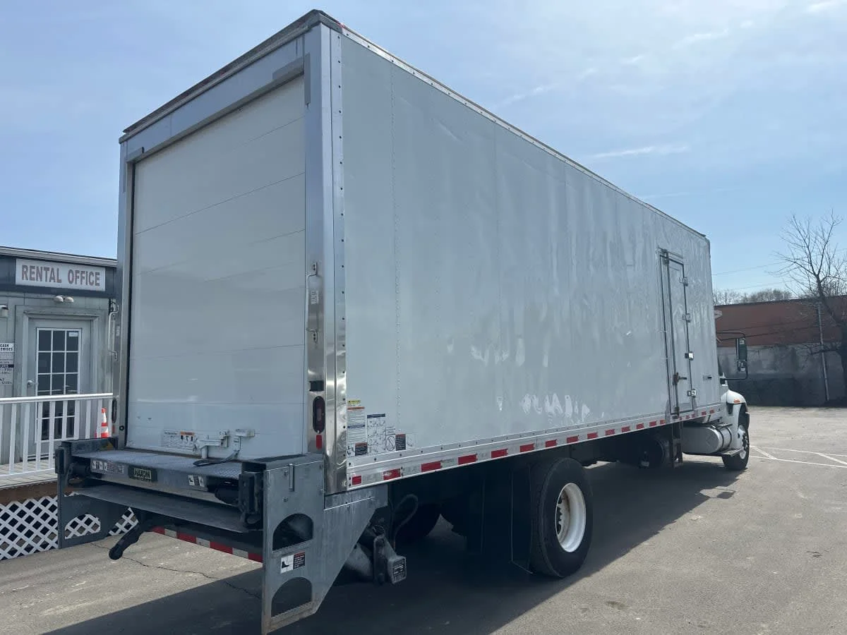 2018 International 4300 in Bensalem, PA — photo 4