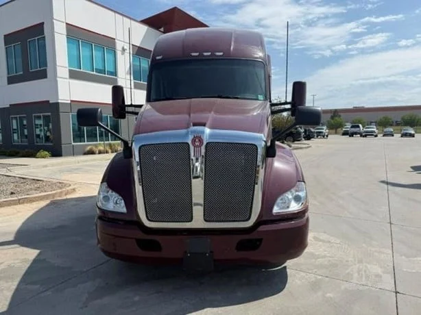 2022 Kenworth T680 in Salt Lake City, UT — photo 2
