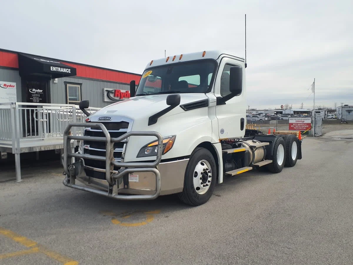 2020 Freightliner Cascadia in Clarksville, IN
