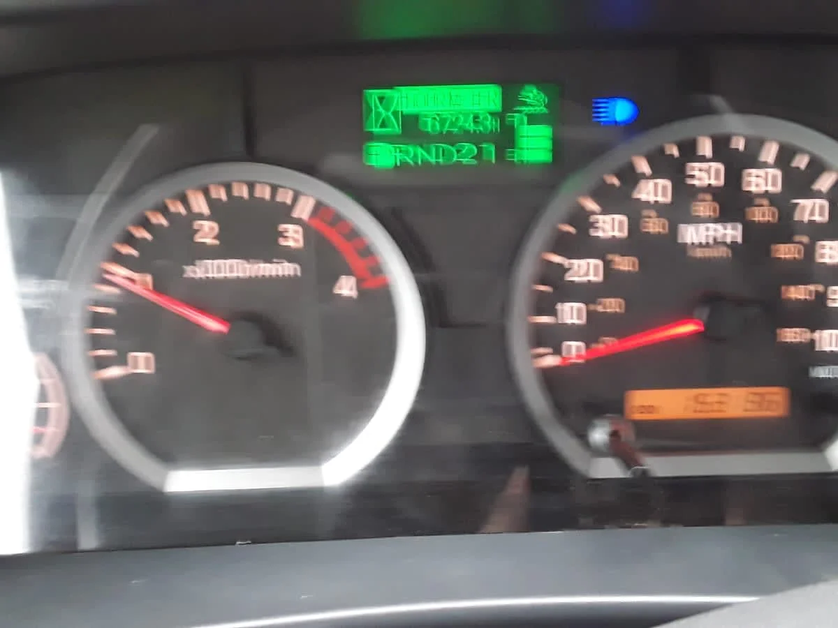 2016 Isuzu NPR - image 11