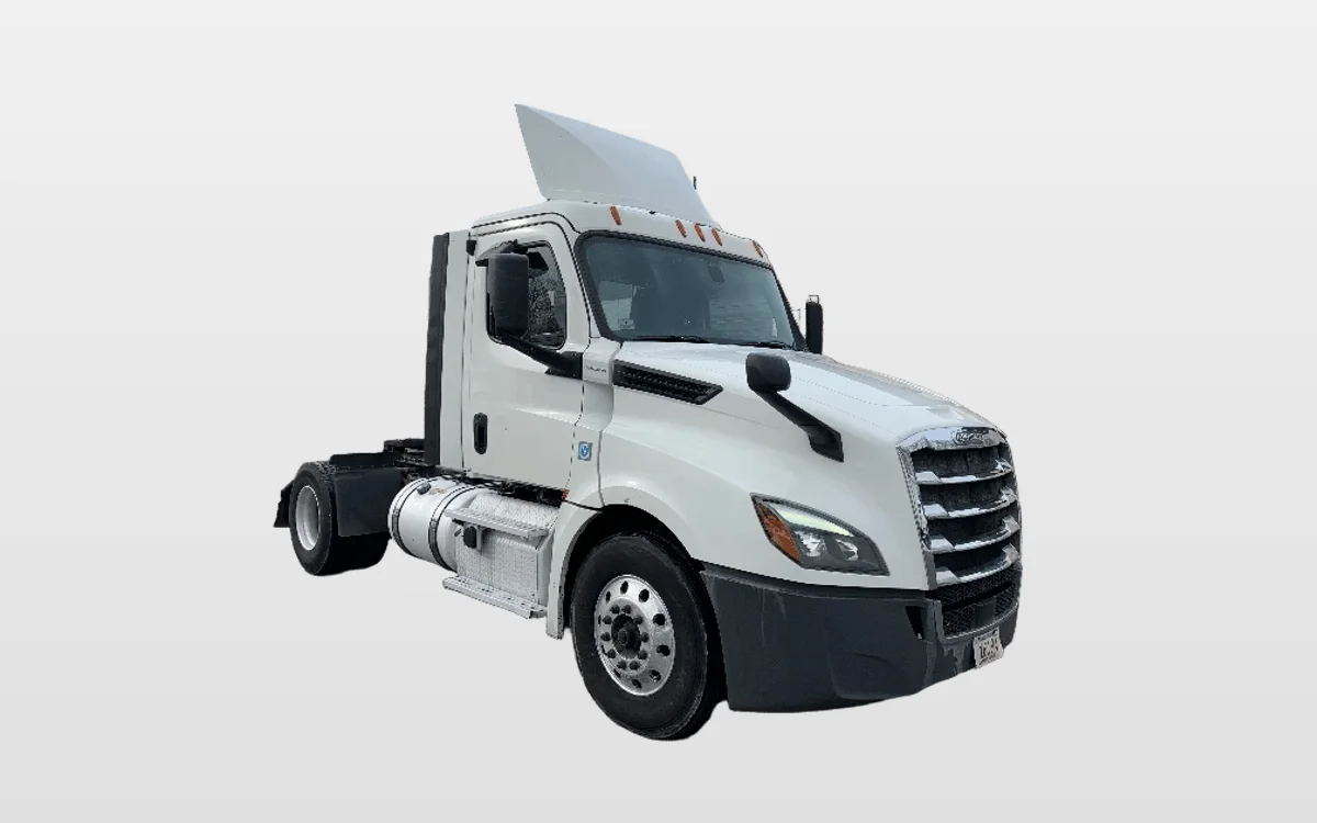 2019 Freightliner Cascadia - image 1