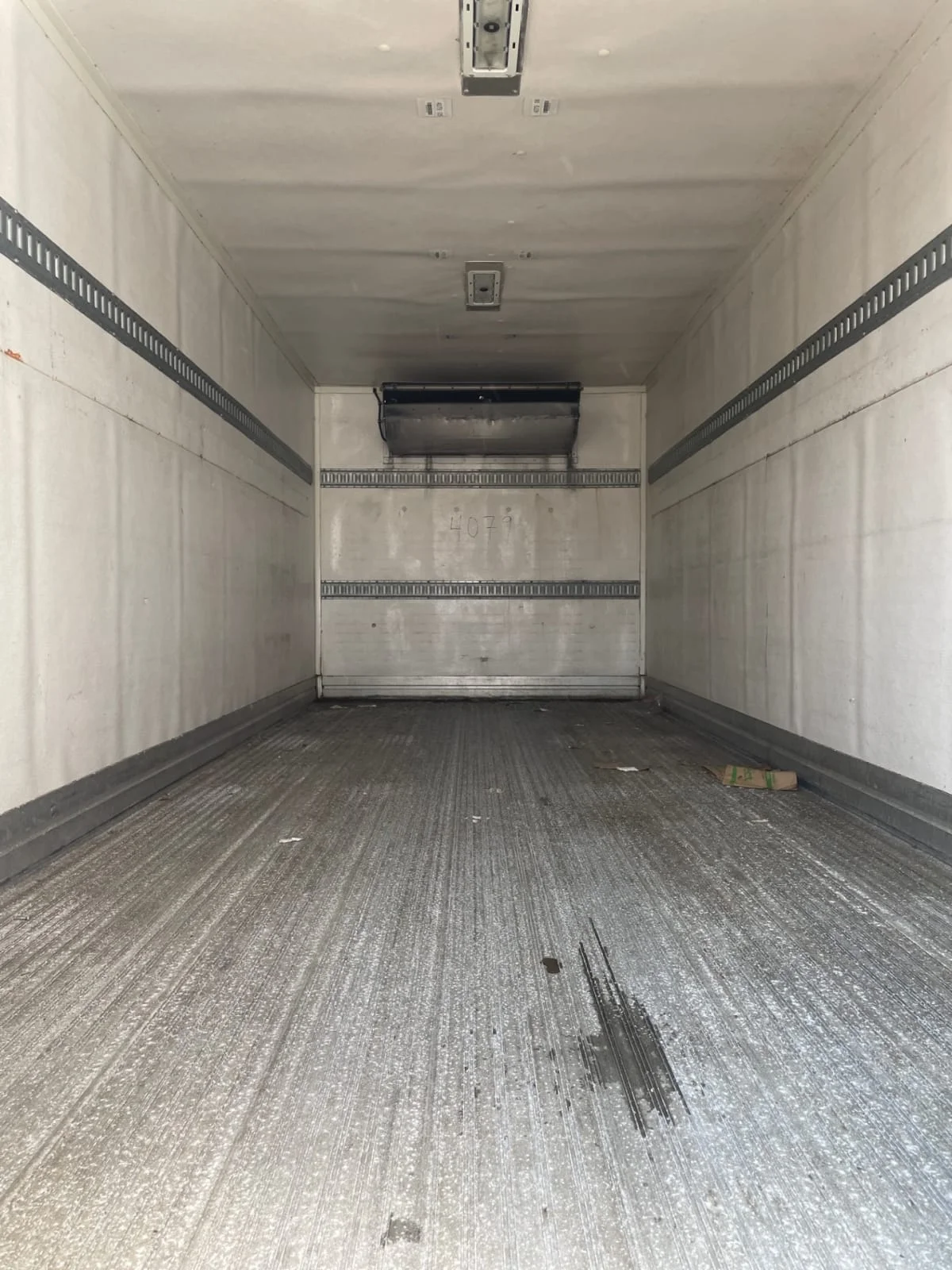 2019 Isuzu NQR in Farmingdale, NY — photo 9