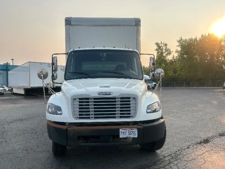 2020 Freightliner eM2 in Obetz, OH — photo 2