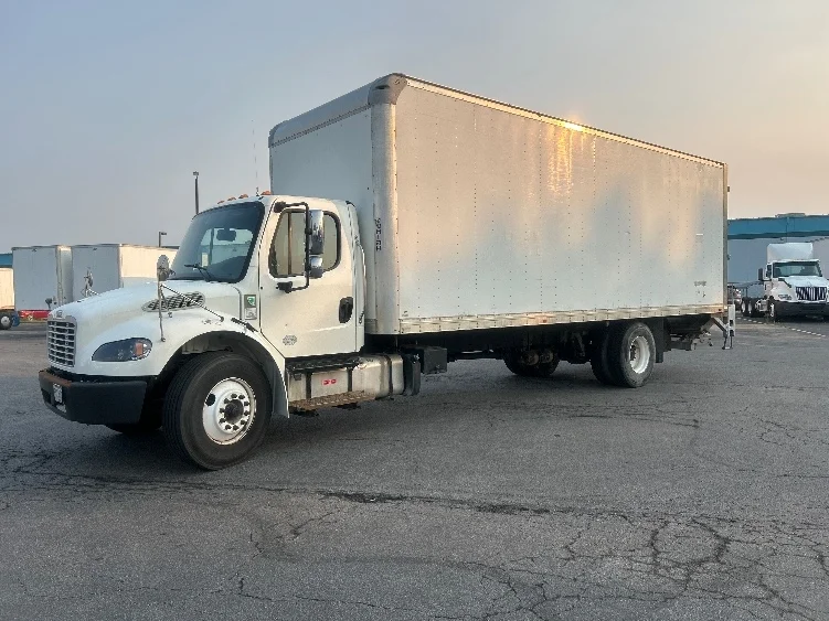 2020 Freightliner eM2 in Obetz, OH — photo 3