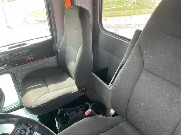 2022 Peterbilt 389 - image 16