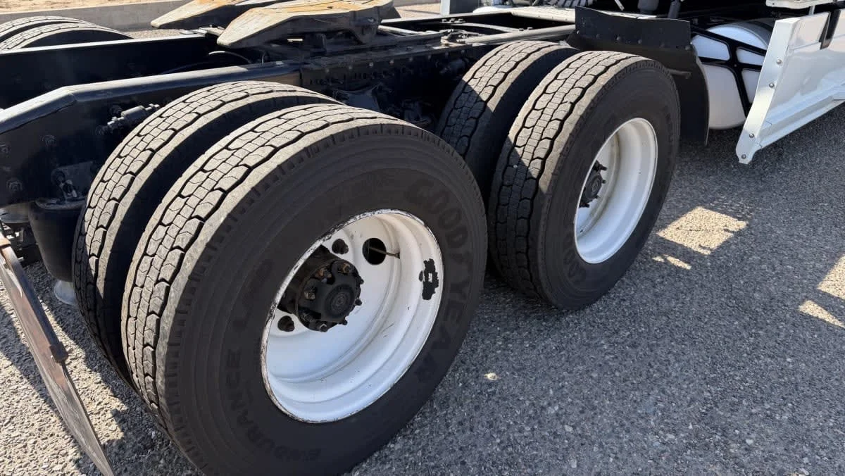 2021 Freightliner Cascadia in Phoenix, AZ — photo 17