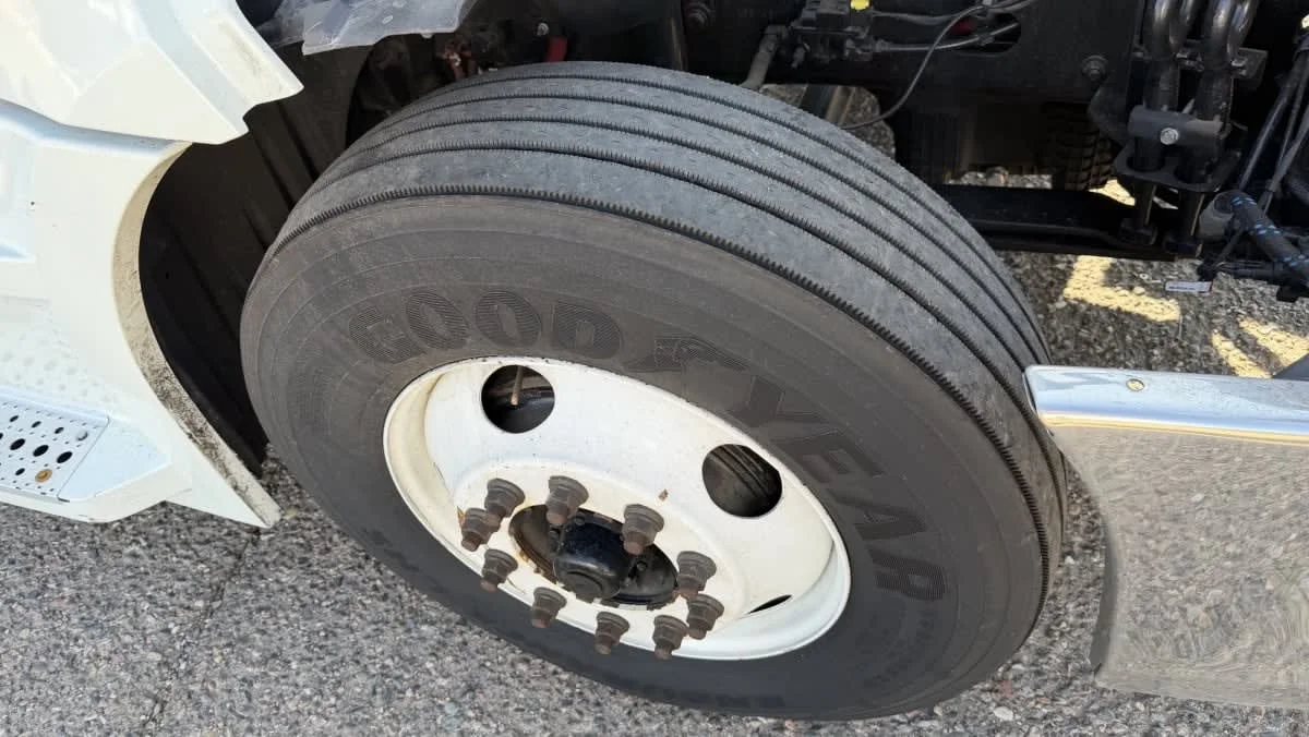 2021 Freightliner Cascadia in Phoenix, AZ — photo 19