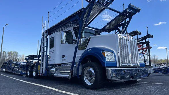 2025 Kenworth W990 in Portland, OR