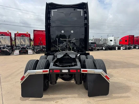 2023 Peterbilt 579 in Dallas, TX — photo 5