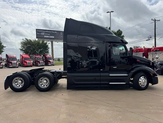 2023 Peterbilt 579 in Dallas, TX — photo 13