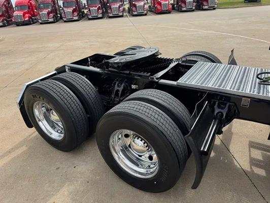 2023 Peterbilt 579 in Dallas, TX — photo 19