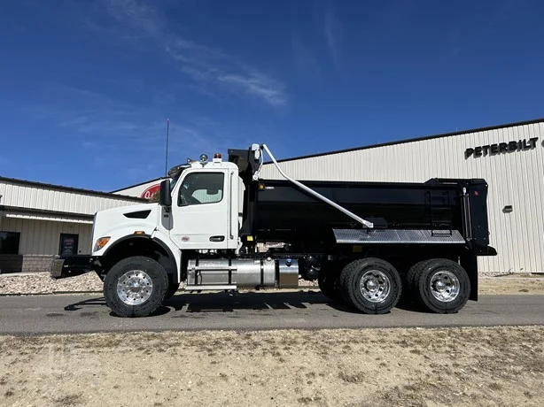 2025 Peterbilt 548 - image 3